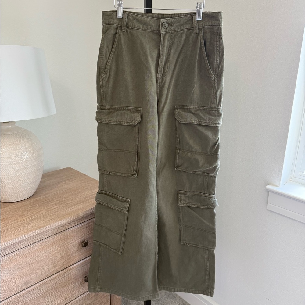 Wide Leg Cargo Pants Size 2